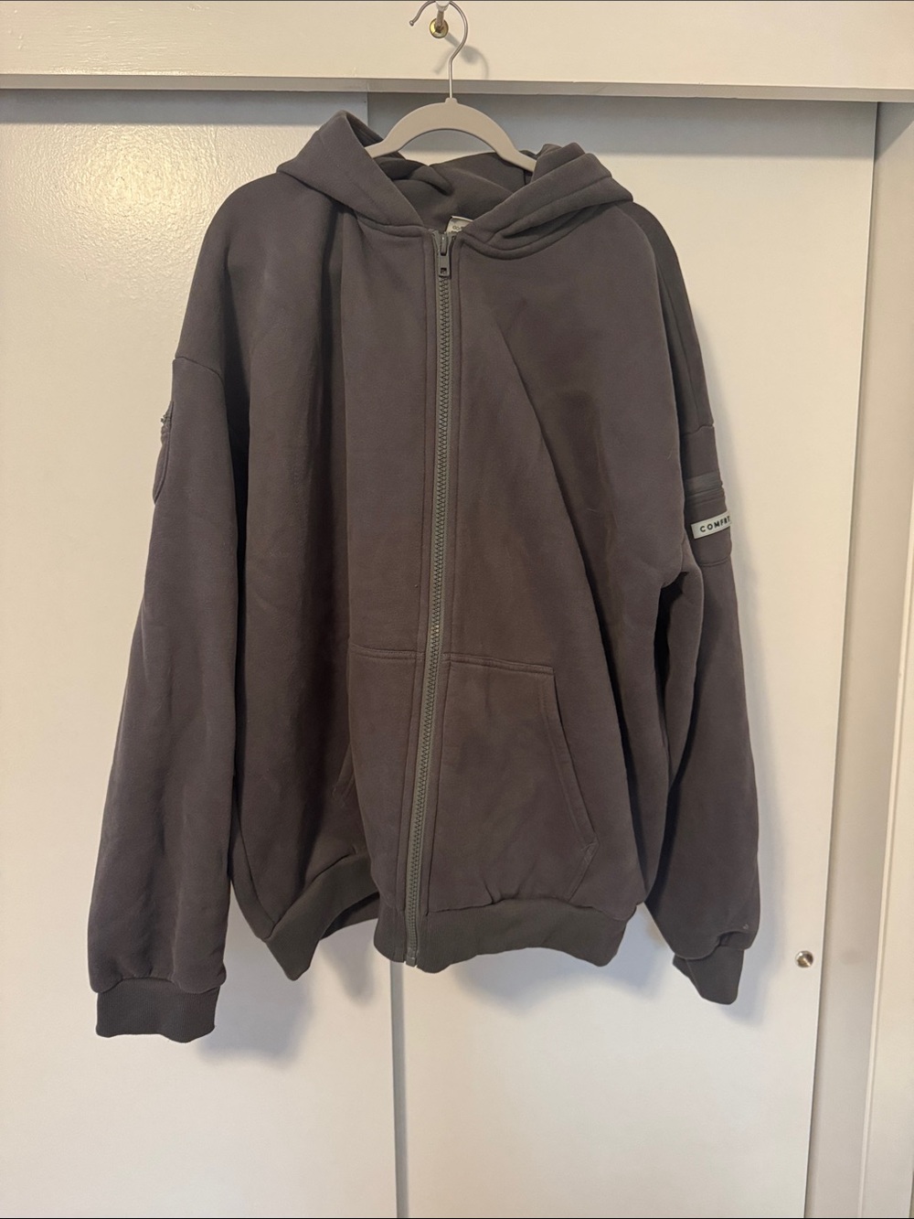 COMFRT Unisex Hooded Travel Zip Jacket - Charcoal Gray